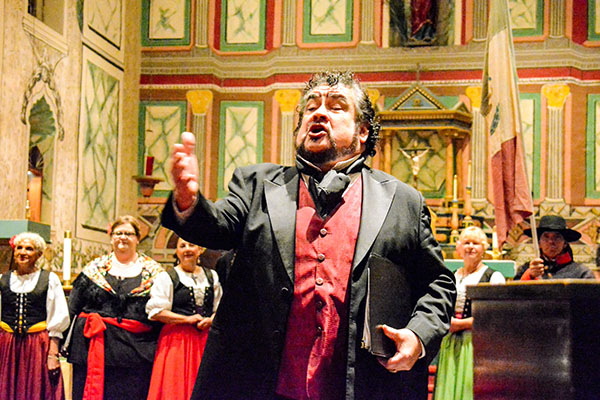 INTERNALLY-RENOWNED-TENOR-EDUARDO-VILLA-300x200@2x